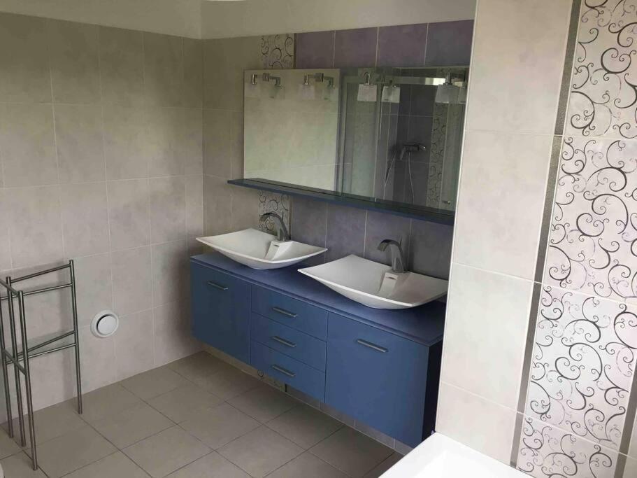 Gite De La Poupardiere, Maison De Campagne En Bordure De Riviere - 2 Nuits Minimum Villa Les Cresnays Kültér fotó
